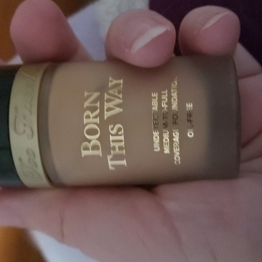 Too faced born this way seashell foundation